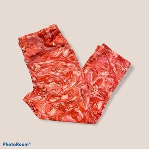 Danskin Now Fitted Dri-More Capri Leggings